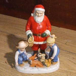 Vtg Home Interiors 2005 SHARING CHRISTMAS SPIRIT Figurine Santa kids & animals
